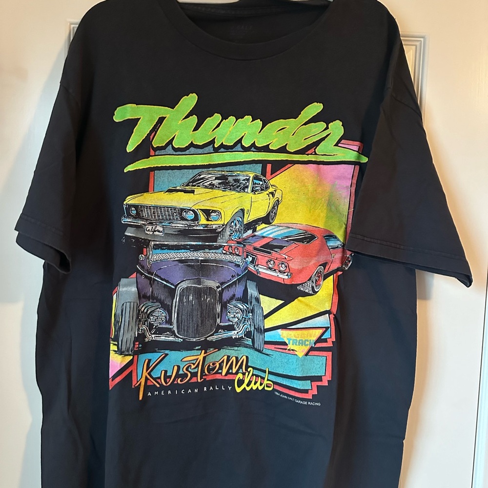 Thunder Classic Car Graphic T-Shirt